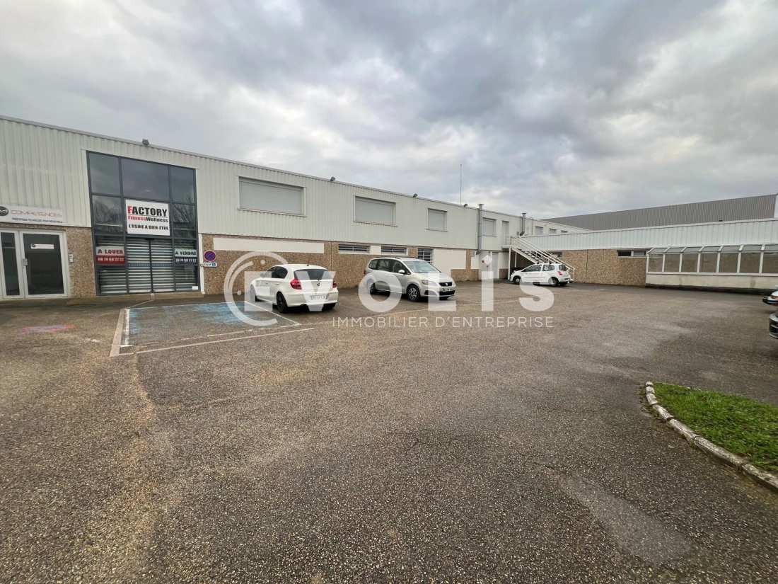 Photo 2 – vente Entrepôts / activités	MIRIBEL (01700)