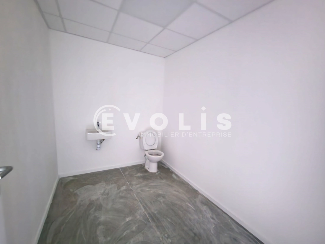 Photo 3 – location Entrepôts / activités	CHARVIEU CHAVAGNEUX (38230)