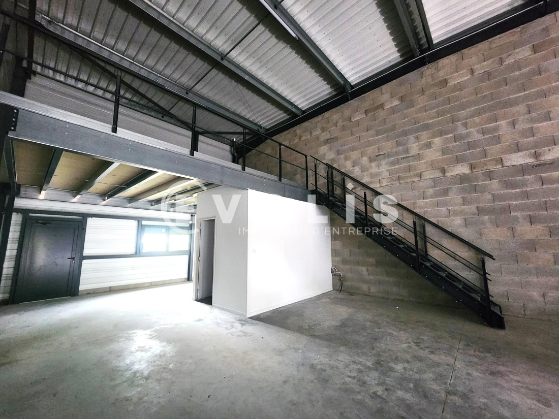 Photo 4 – location Entrepôts / activités	CHARVIEU CHAVAGNEUX (38230)