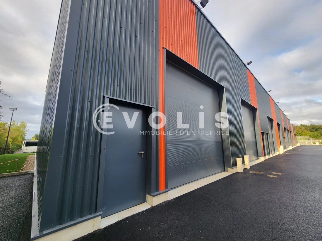 Photo 1 – location Entrepôts / activités	CHARVIEU CHAVAGNEUX (38230)