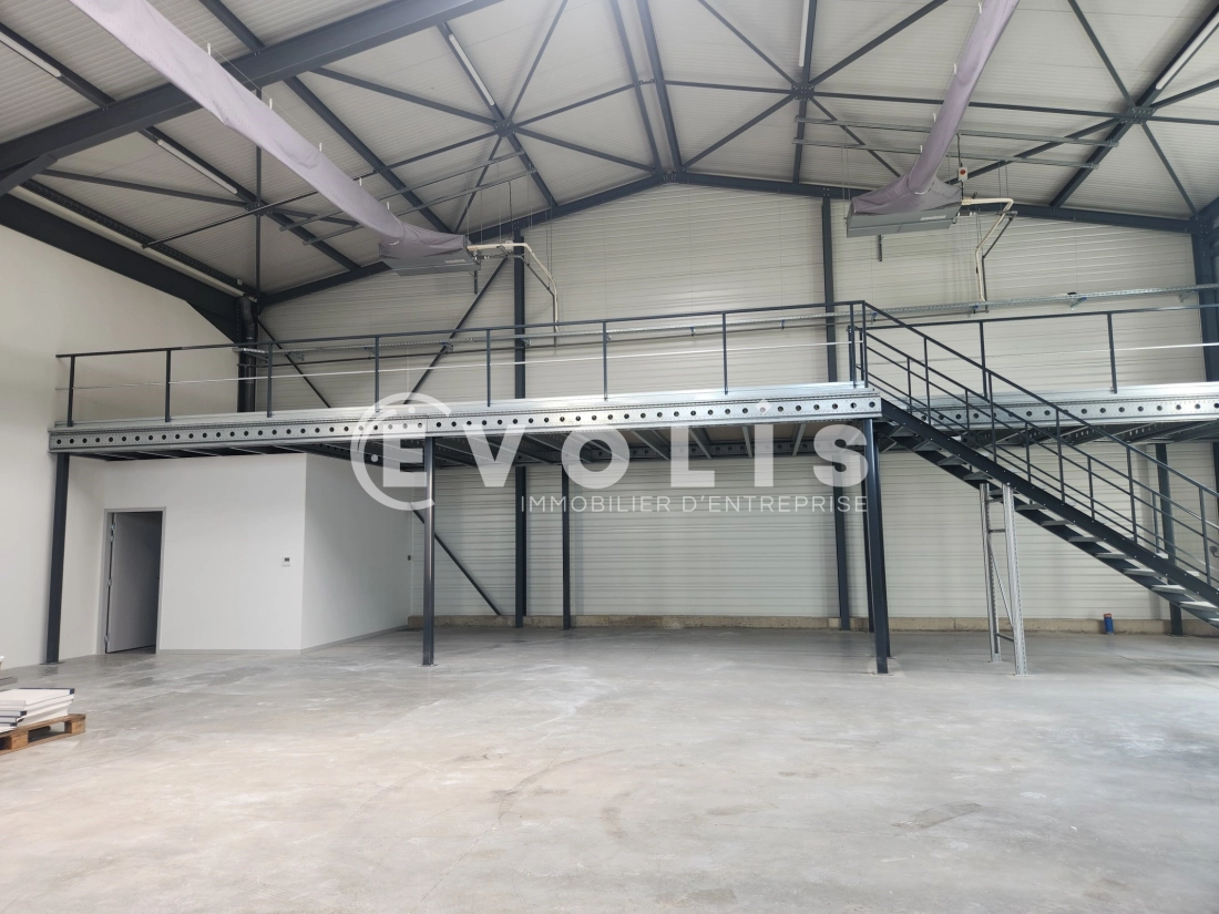 Photo 6 – location Entrepôts / activités	CHASSIEU (69680)