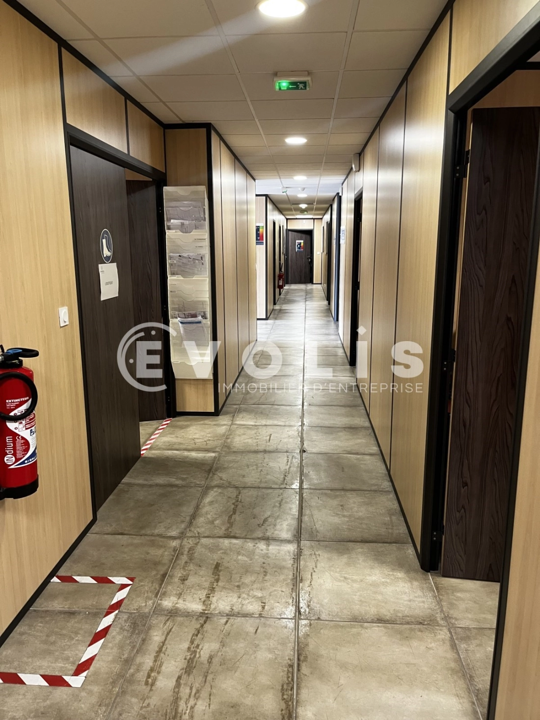 Photo 10 – vente Entrepôts / activités	BAGNOLS SUR CEZE (30200)