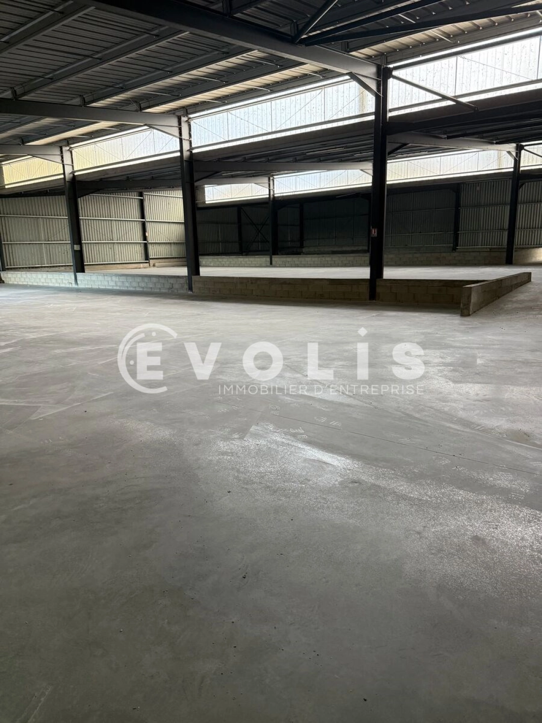 Photo 9 – location Entrepôts / activités	COURTHEZON (84350)