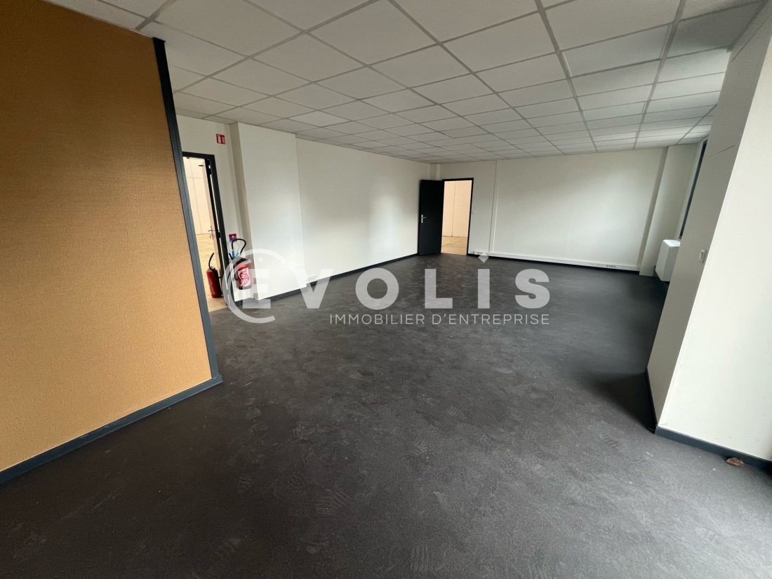 Photo 3 – location Entrepôts / activités	DARDILLY (69570)