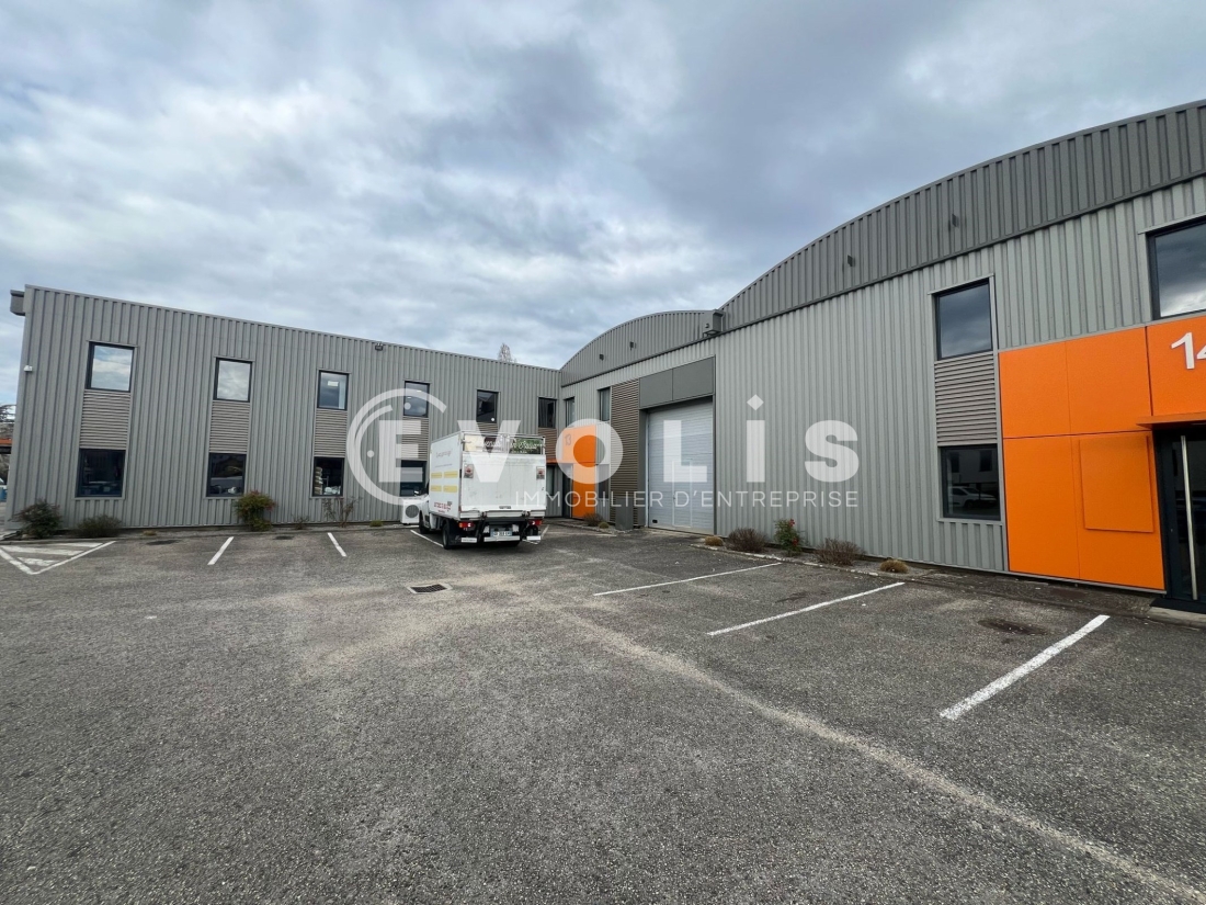Photo 1 – location Entrepôts / activités	DARDILLY (69570)