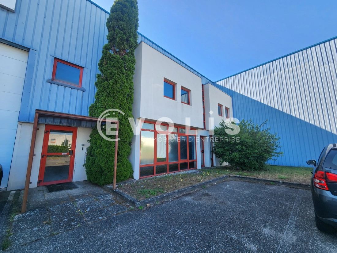 Photo 1 – location Entrepôts / activités	GENAS (69740)
