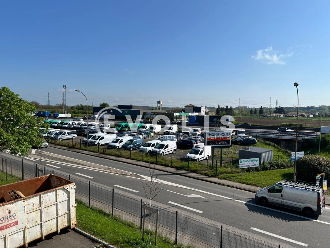 Photo 4 – location Entrepôts / activités	ARNAS (69400)