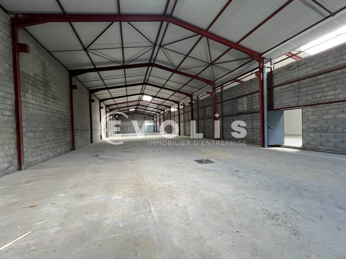 Photo 3 – location Entrepôts / activités	Belleville-en-Beaujolais (69220)