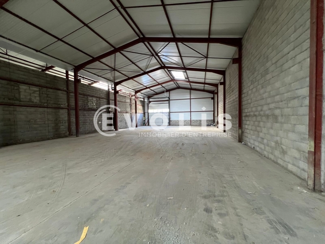 Photo 6 – location Entrepôts / activités	Belleville-en-Beaujolais (69220)