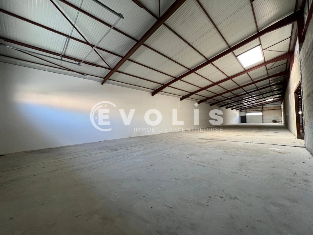 Photo 4 – location Entrepôts / activités	Belleville-en-Beaujolais (69220)