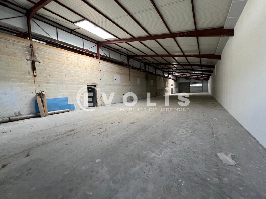 Photo 5 – location Entrepôts / activités	Belleville-en-Beaujolais (69220)