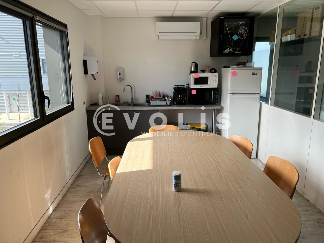 Photo 5 – location Entrepôts / activités	JONAGE (69330)