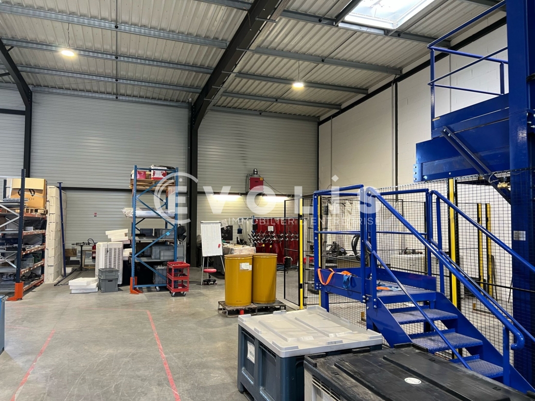 Photo 8 – location Entrepôts / activités	JONAGE (69330)
