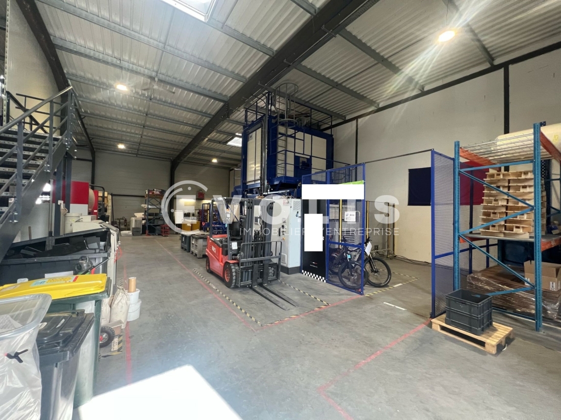 Photo 9 – location Entrepôts / activités	JONAGE (69330)