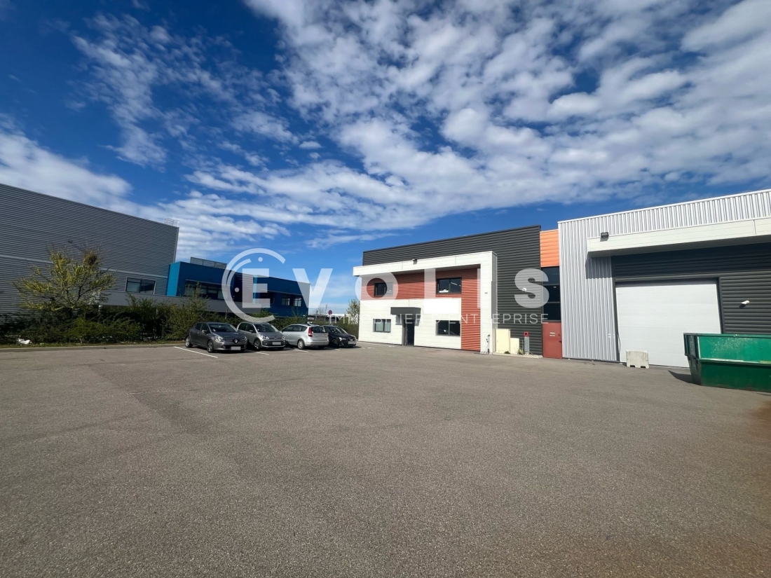 Photo 1 – location Entrepôts / activités	JONAGE (69330)