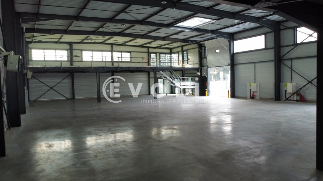 Photo 4 – location Entrepôts / activités	VEDENE (84270)