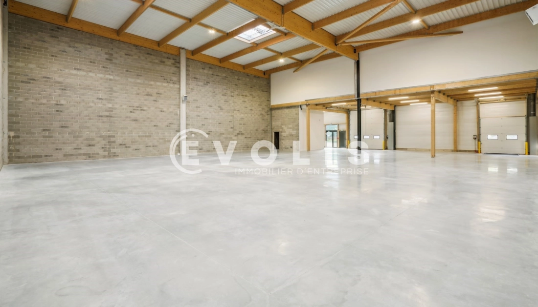 Photo 2 – location Entrepôts / activités	GRAVESON (13690)