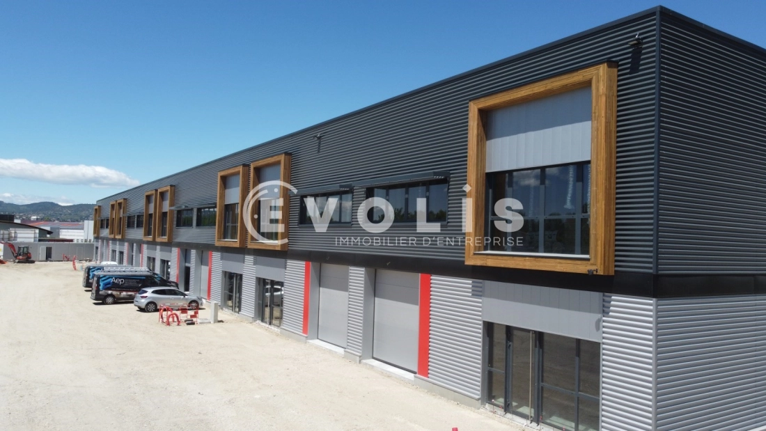 Photo 2 – location Entrepôts / activités	MANOSQUE (04100)