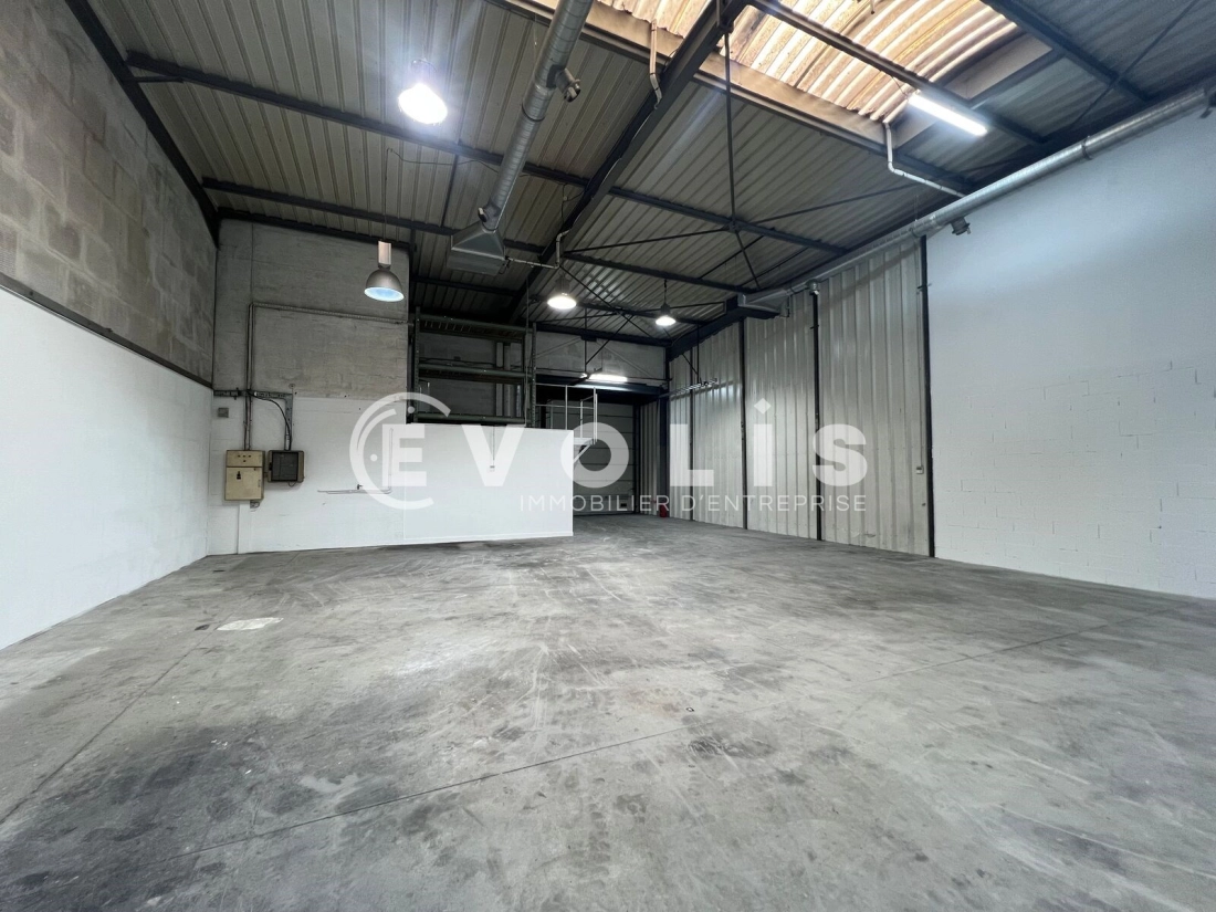 Photo 2 – location Entrepôts / activités	BONDY (93140)