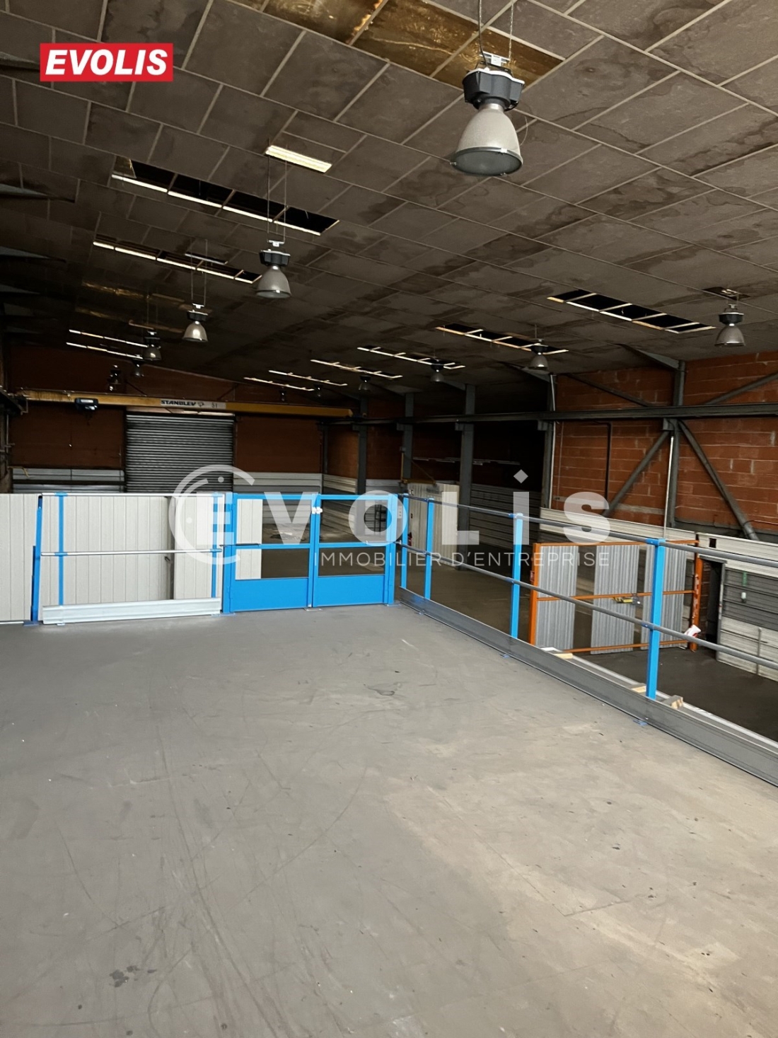 Photo 2 – location Entrepôts / activités	SAINT PAUL TROIS CHATEAUX (26130)