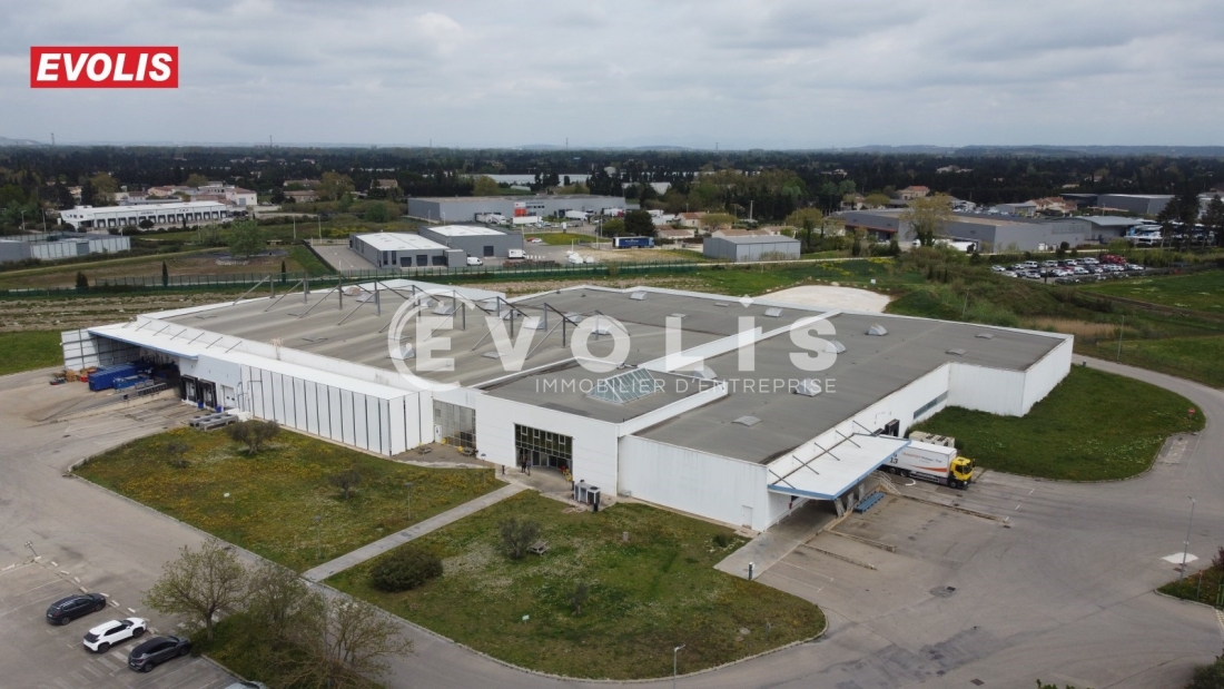 Photo 1 – location Entrepôts / activités	CHATEAURENARD (13160)
