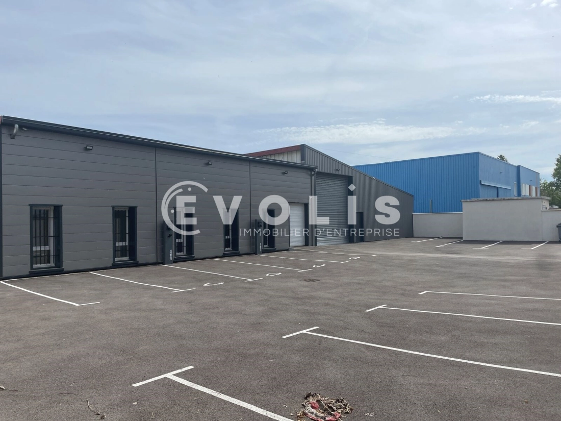 Photo 4 – vente Entrepôts / activités	VAULX EN VELIN (69120)