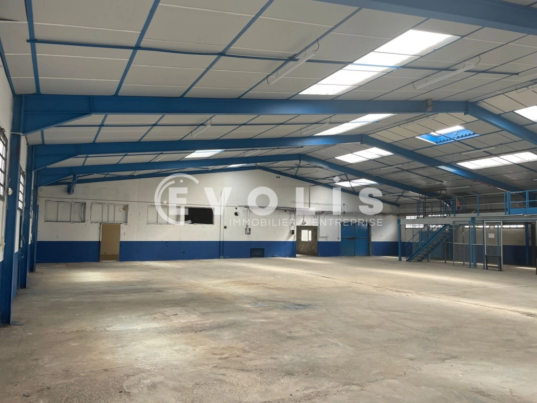 Photo 7 – vente Entrepôts / activités	VAULX EN VELIN (69120)