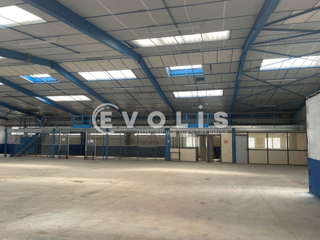 Photo 8 – vente Entrepôts / activités	VAULX EN VELIN (69120)