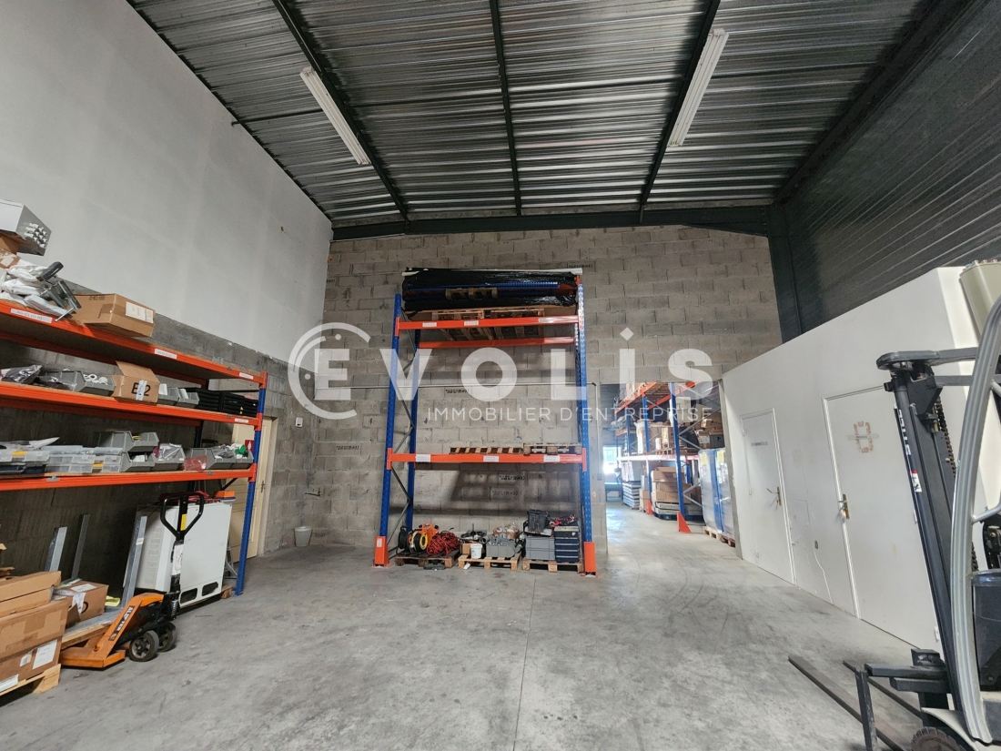 Photo 5 – location Entrepôts / activités	CHASSIEU (69680)