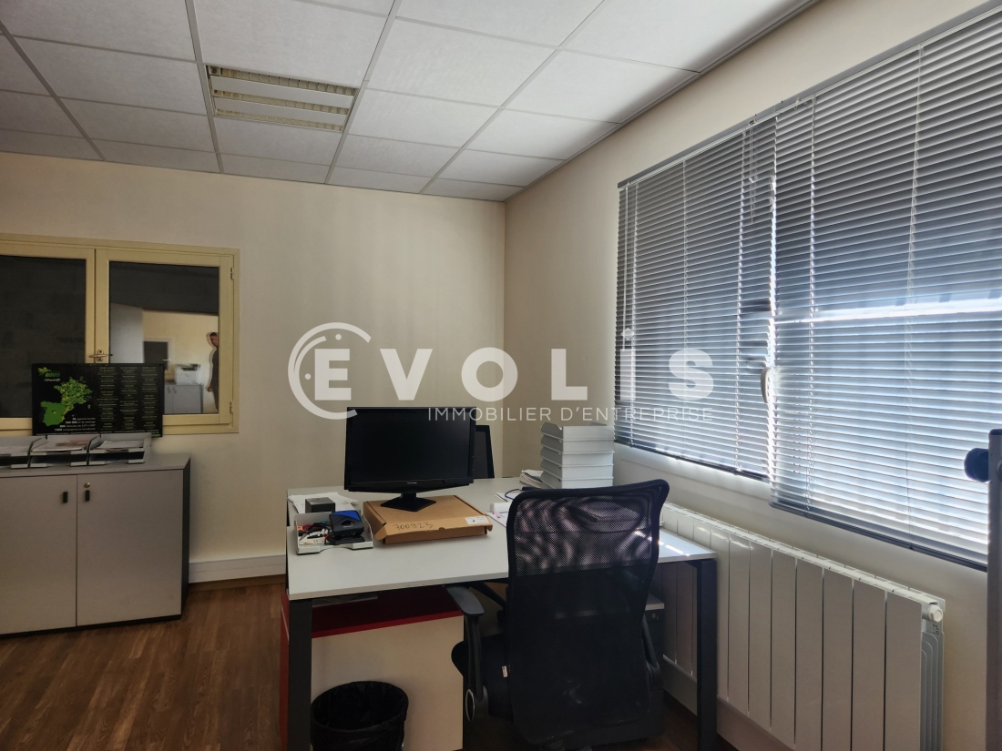 Photo 9 – location Entrepôts / activités	CHASSIEU (69680)