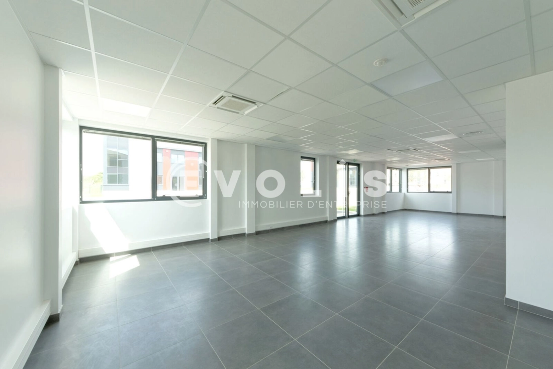 Photo 9 – location Entrepôts / activités	LIMEIL BREVANNES (94450)