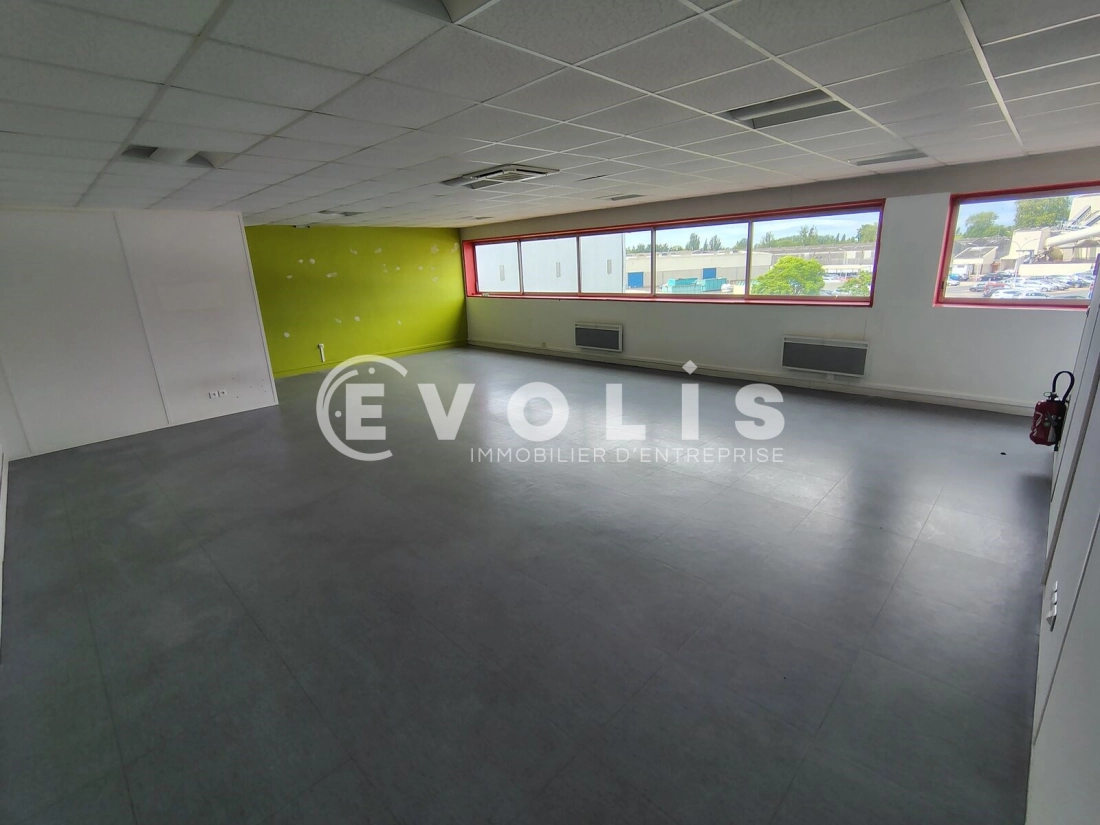 Photo 10 – location Entrepôts / activités	SUCY EN BRIE (94370)