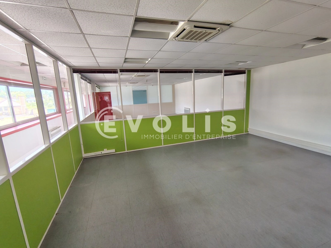 Photo 13 – location Entrepôts / activités	SUCY EN BRIE (94370)