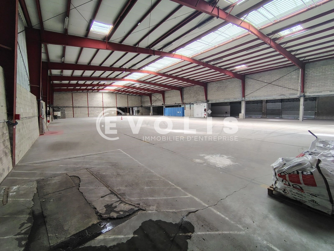 Photo 2 – location Entrepôts / activités	SUCY EN BRIE (94370)