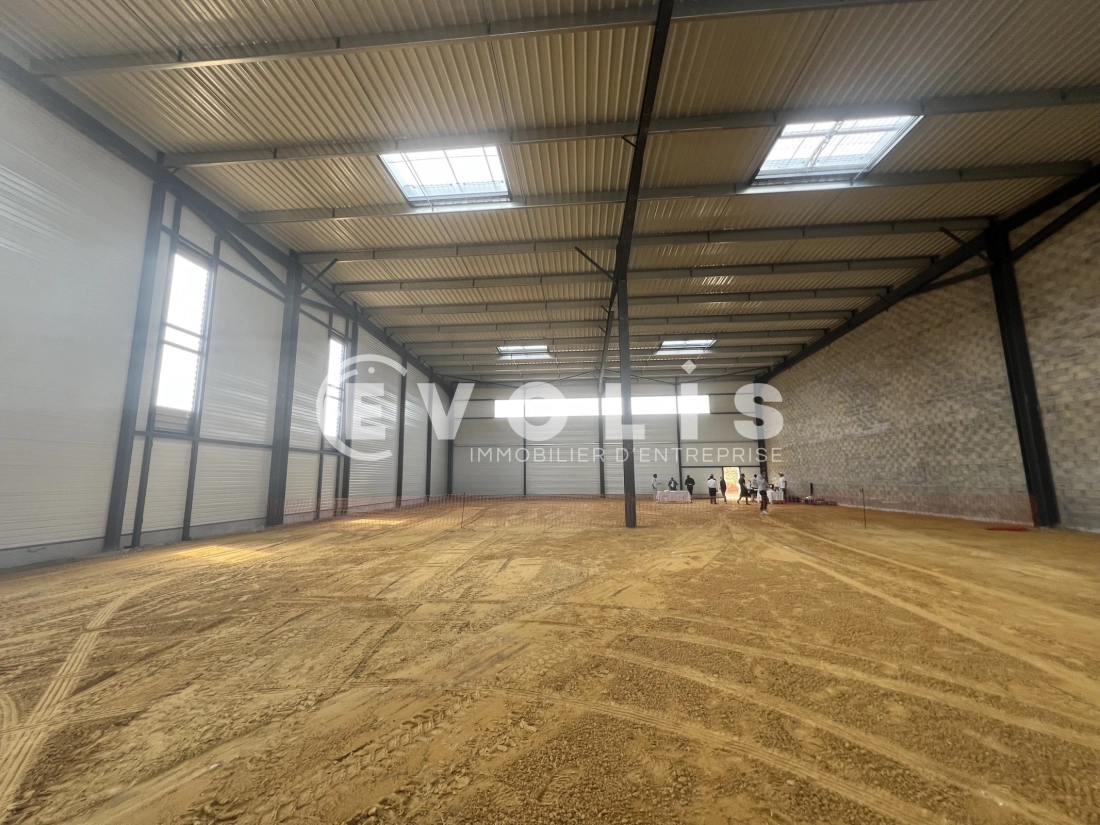 Photo 7 – location Entrepôts / activités	LA QUEUE EN BRIE (94510)