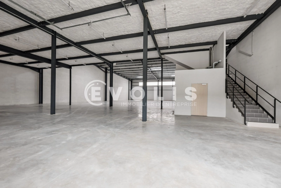 Photo 5 – location Entrepôts / activités	LA QUEUE EN BRIE (94510)