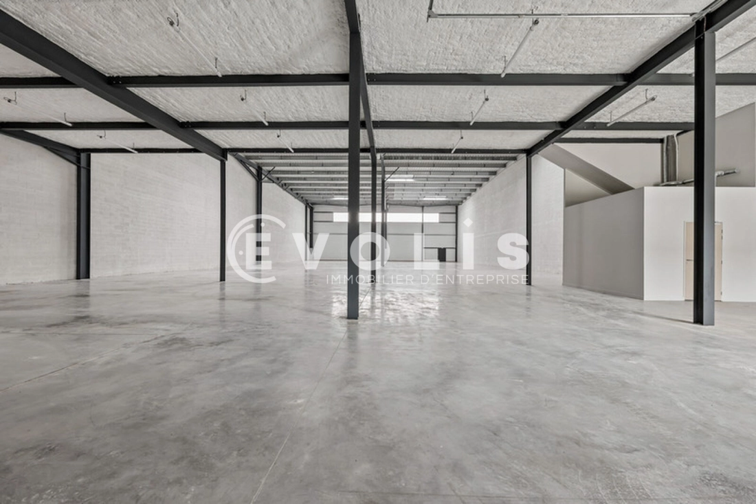 Photo 4 – location Entrepôts / activités	LA QUEUE EN BRIE (94510)