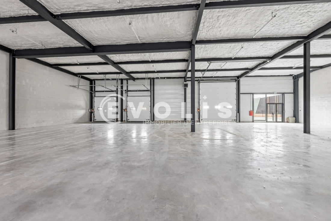 Photo 3 – location Entrepôts / activités	LA QUEUE EN BRIE (94510)