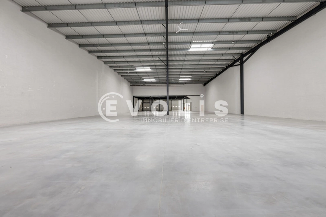 Photo 2 – location Entrepôts / activités	LA QUEUE EN BRIE (94510)
