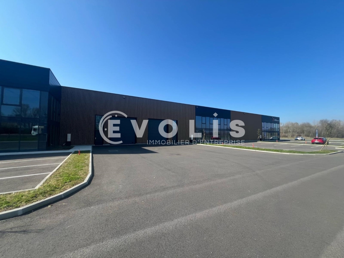 Photo 9 – location Entrepôts / activités	AMBERIEUX (69480)