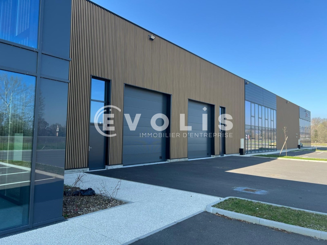 Photo 10 – location Entrepôts / activités	AMBERIEUX (69480)