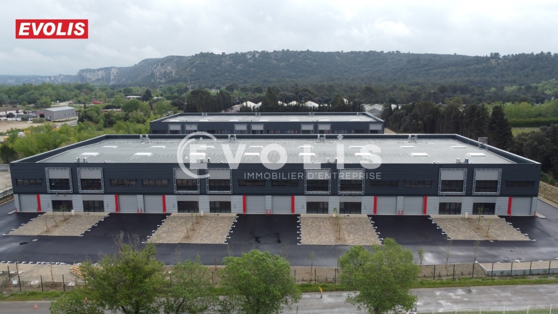 Photo 3 – location Entrepôts / activités	VILLENEUVE LES AVIGNON (30400)