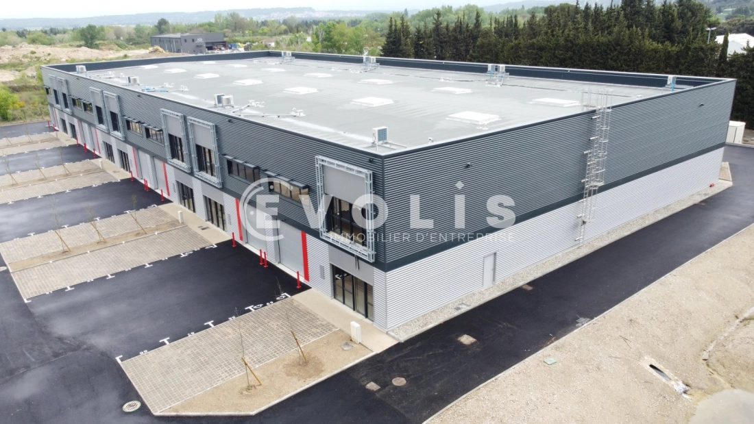 Photo 5 – location Entrepôts / activités	VILLENEUVE LES AVIGNON (30400)