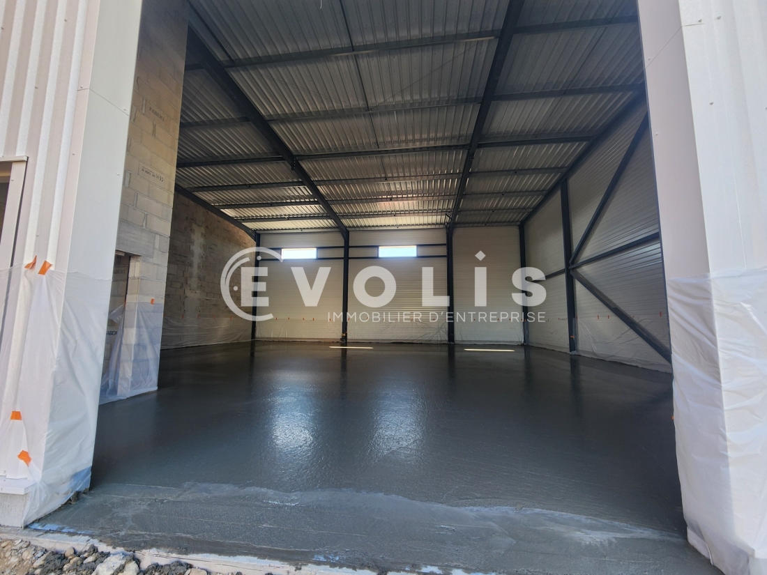 Photo 3 – location Entrepôts / activités	CHASSIEU (69680)