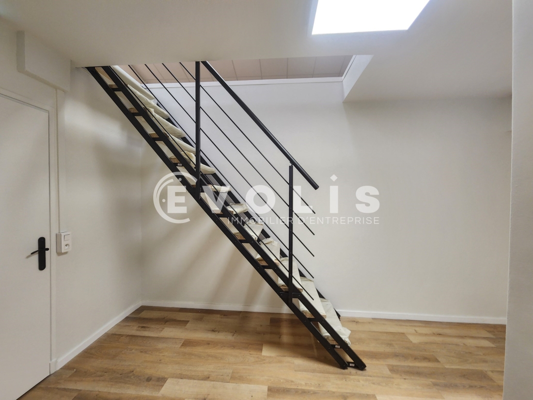 Photo 9 – vente Entrepôts / activités	BOURGOIN JALLIEU (38300)
