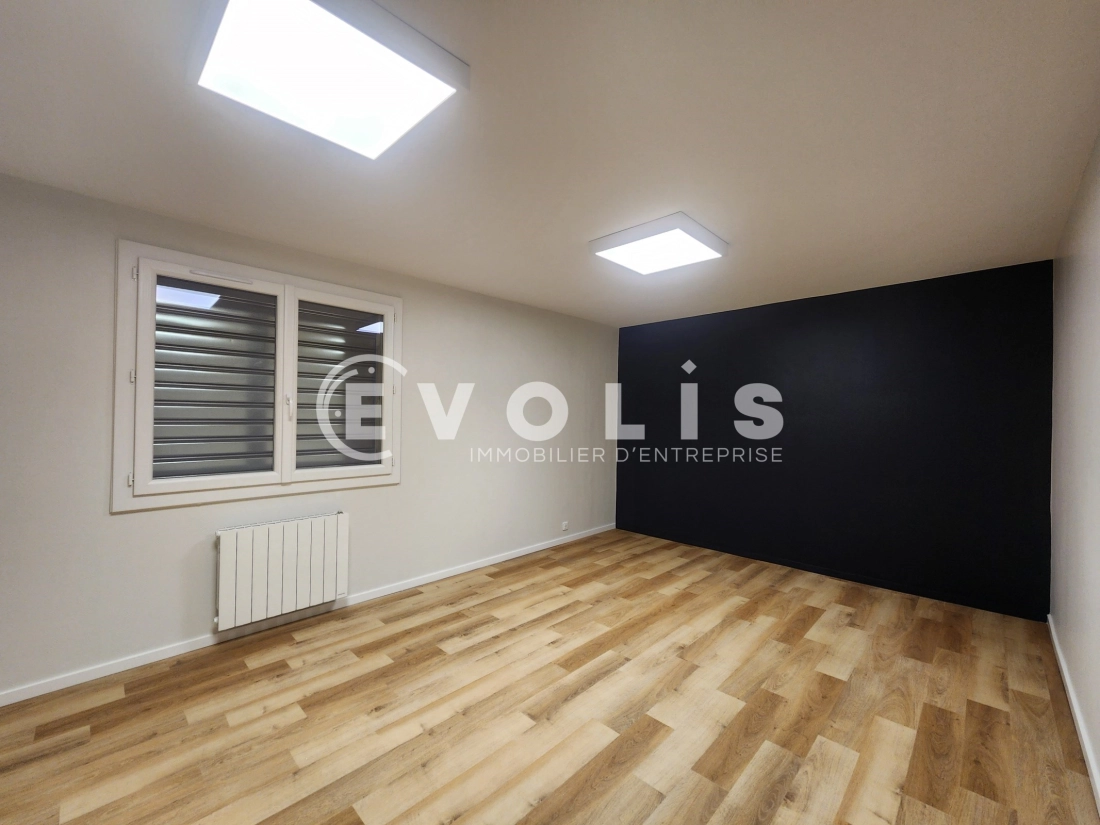 Photo 15 – location Entrepôts / activités	BOURGOIN JALLIEU (38300)