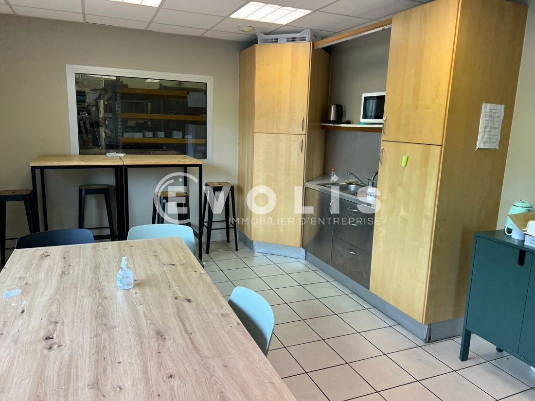 Photo 15 – location Entrepôts / activités	CHAPONOST (69630)