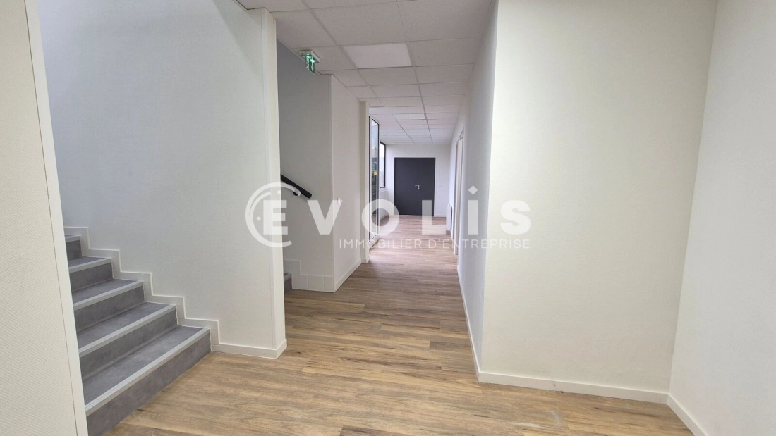 Photo 9 – location Entrepôts / activités	SAINT THIBAULT DES VIGNES (77400)