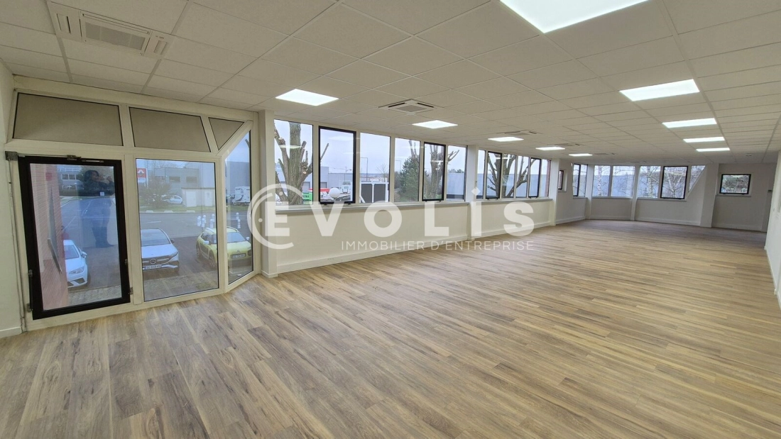 Photo 12 – location Entrepôts / activités	SAINT THIBAULT DES VIGNES (77400)