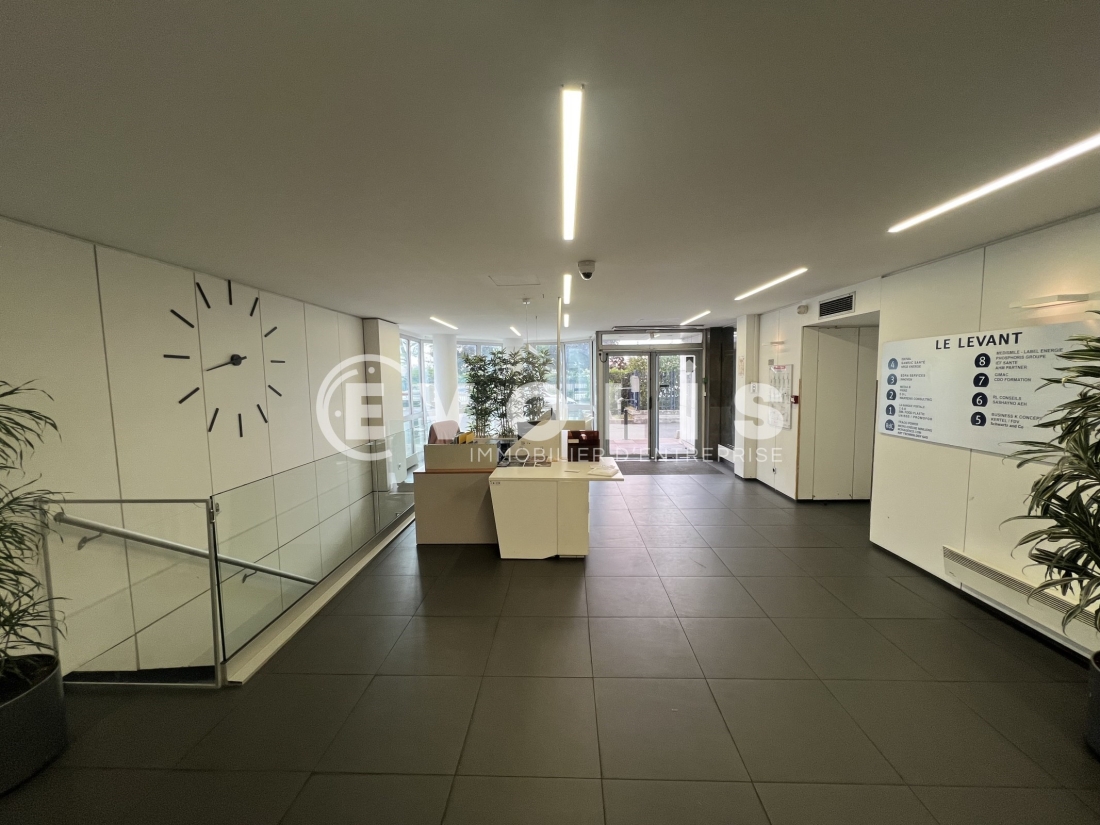 Photo 4 – location bureaux	CHARENTON LE PONT (94220)